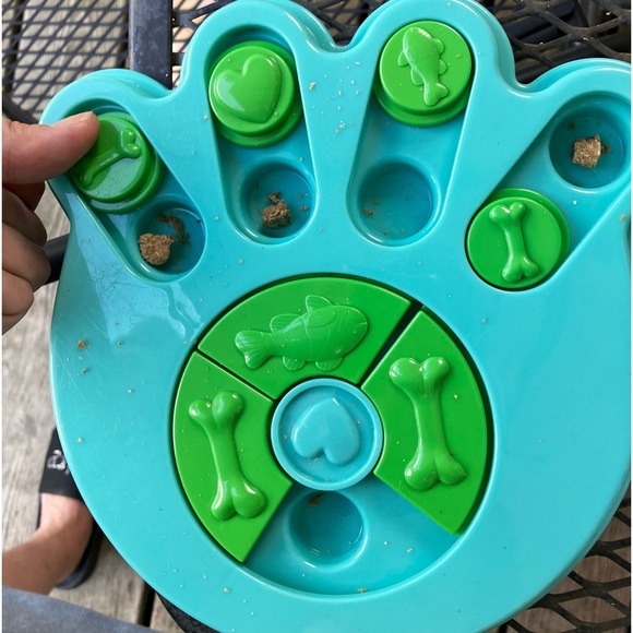 PUZZLE TOY *PAW SHAPE *DOG *CAT *IQ GAME *PUZZLE *HOST PICK *NWT - Picture 3 of 17